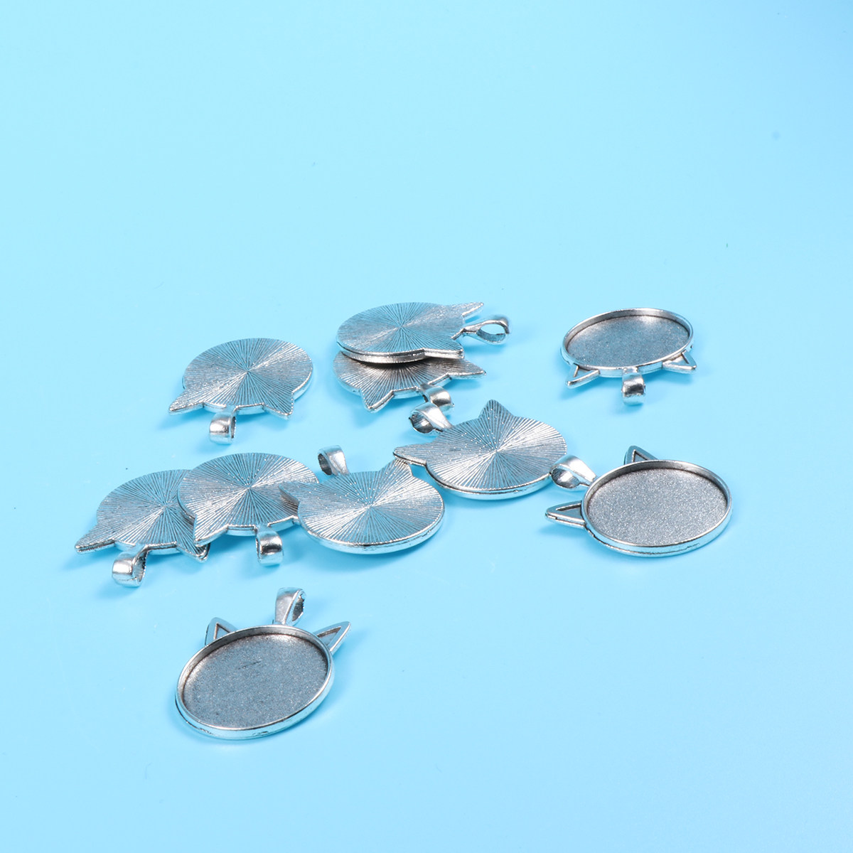 10 قطع قوالب تعليقة على شكل أذ - مراجعة Resin Jewelry Kit وسعره